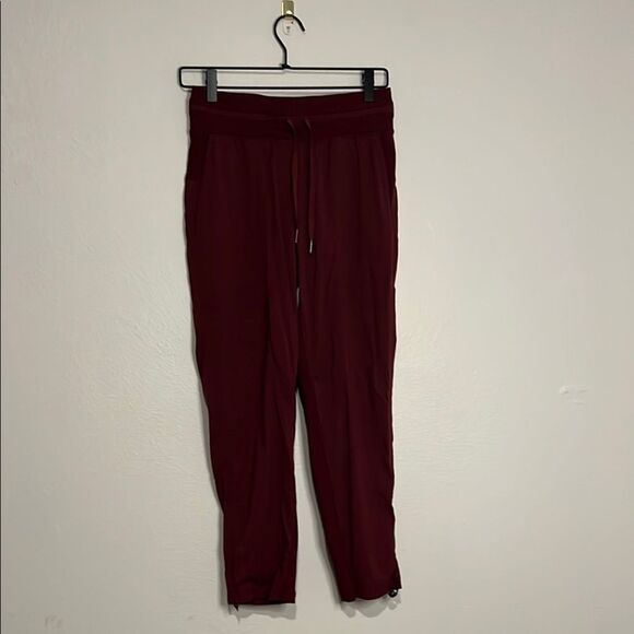 lululemon athletica‎ Burgundy dance studio pants size 4 - Picture 2 of 7
